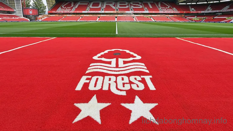 Nottingham Forest bị trừ 4 điểm tại Premier League